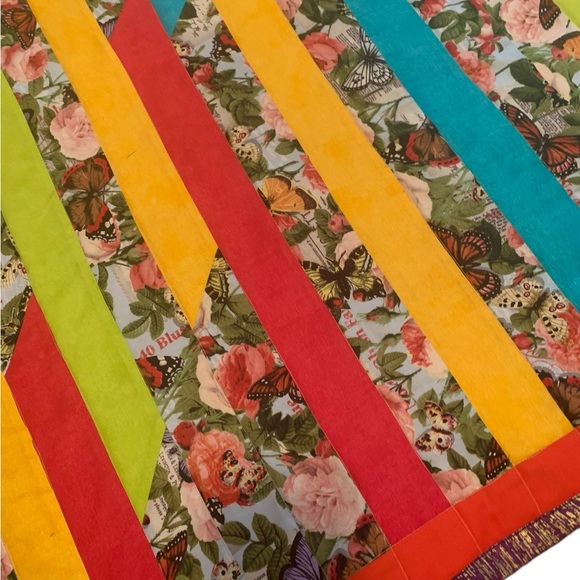 D&D Hand Made Crafts Christmas Quilt #5 - Picture 4 of 8